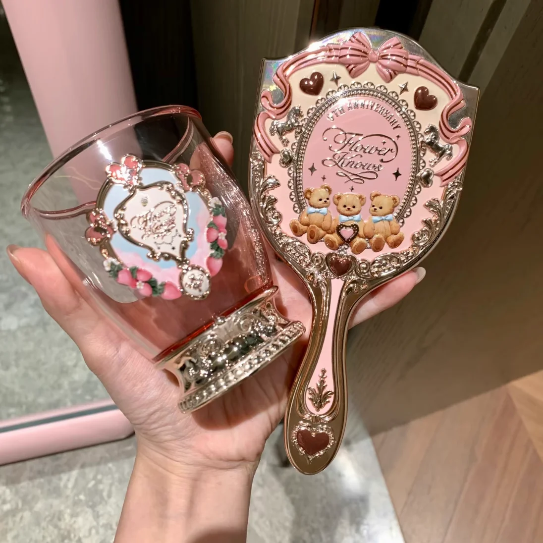 レアストーン☆Regency☆ミルクガラス＆ギブレガラス☆バタフライブローチ ヘレンド×Korino.I] ピンブローチ バタフライ ライムグリーン