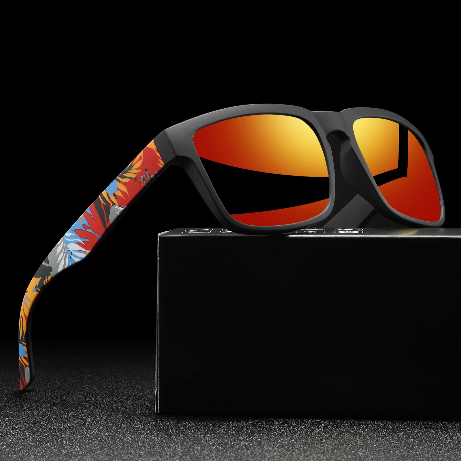 Klassische, quadratische, farbenfrohe, polarisierte Sport-Sonnenbrille – gemusterte Bügel, bequeme Passform zum Radfahren, Angeln, Strand und Freizeit