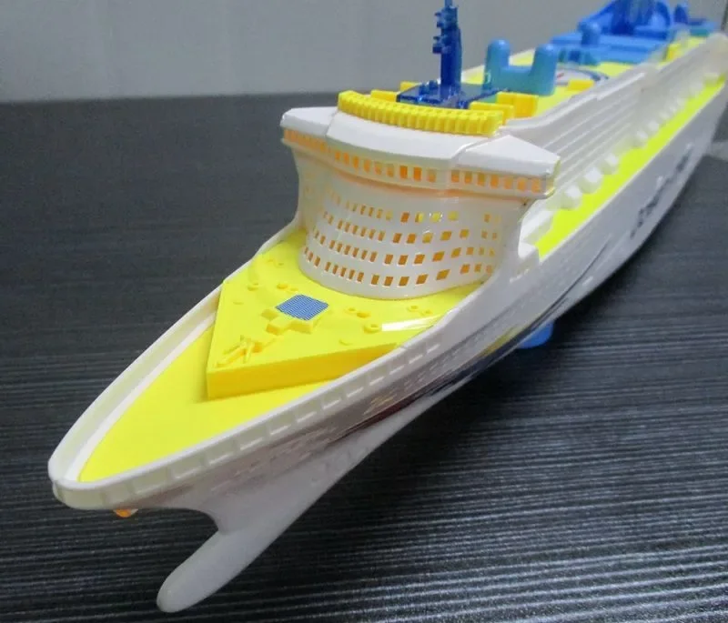 [ Funny ] Electronic Large luxury cruise ship Toy Universal rotation music light Boat model Baby toy colorful flash ocean line 4