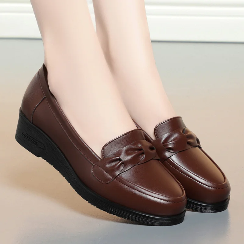 Spring Autumn British Style Retro Platform Black Mother Leather Shoes Women Soft Sole Classic Non-slip Flats Loafers 3