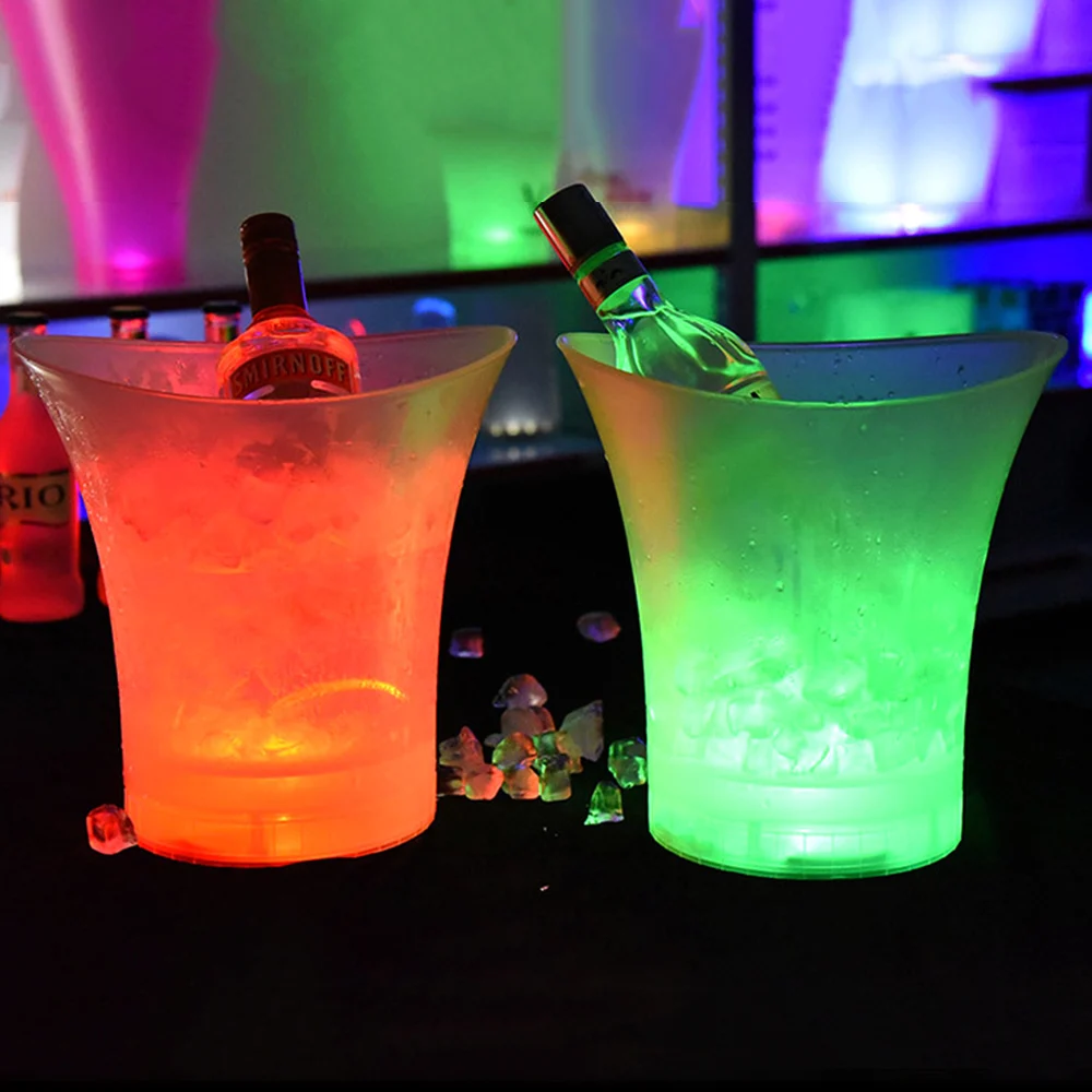 4 Color LED LED Light Up Champagne Beer Bucket Bars Night Party New Waterproof Plastic Ice Bucket 5L Bars Nightclubs