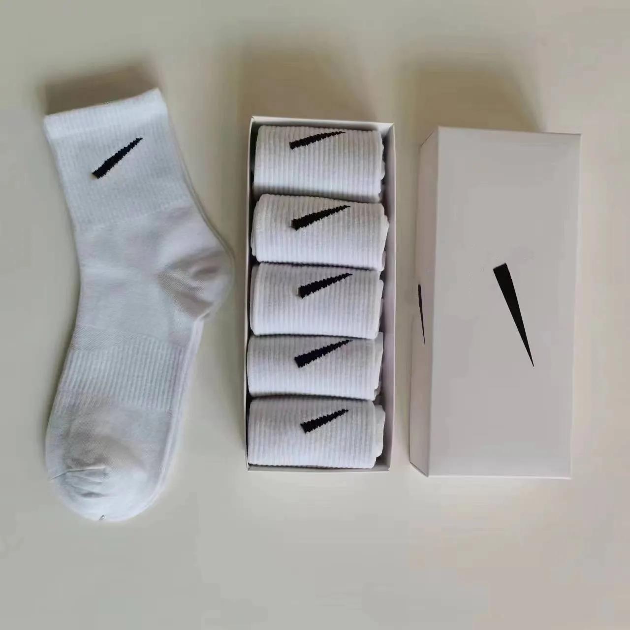 5 pairs/Designer stylish sports letter N printed socks pure cotton  man woman cotton athletic basketball socks box packaging