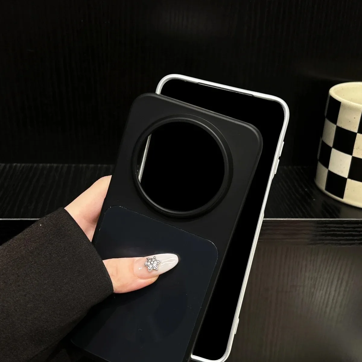 Shockproof Magnetic Case with Electroplating Frame and Matte Finish - Hard PC Anti-Drop Cover
