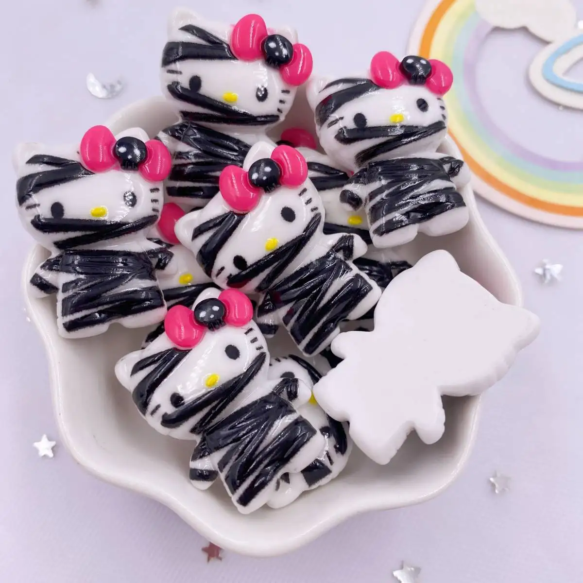 Description Picture 4 of item6Pcs Resin Colorful Kawaii Wounded Bandage Cat Flatback Stone Figurine Halloween Decor Accessories DIY Hair Bow Scrapbook Crafts