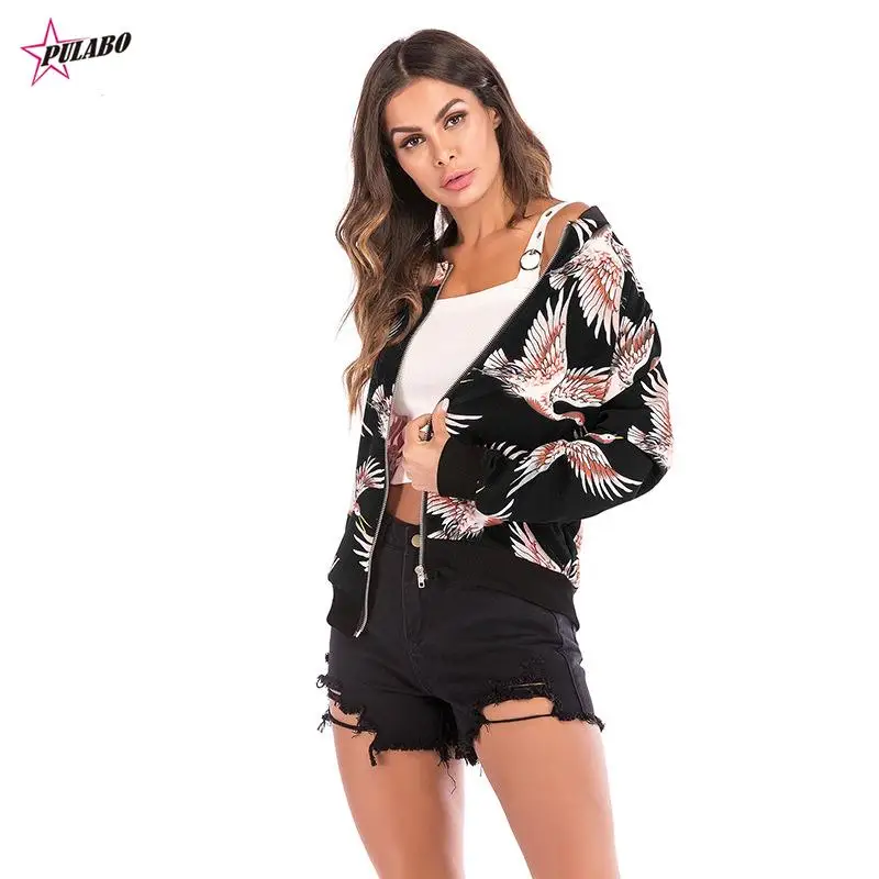 

Куртка-бомбер женская осенне-зимняя с вышивкой