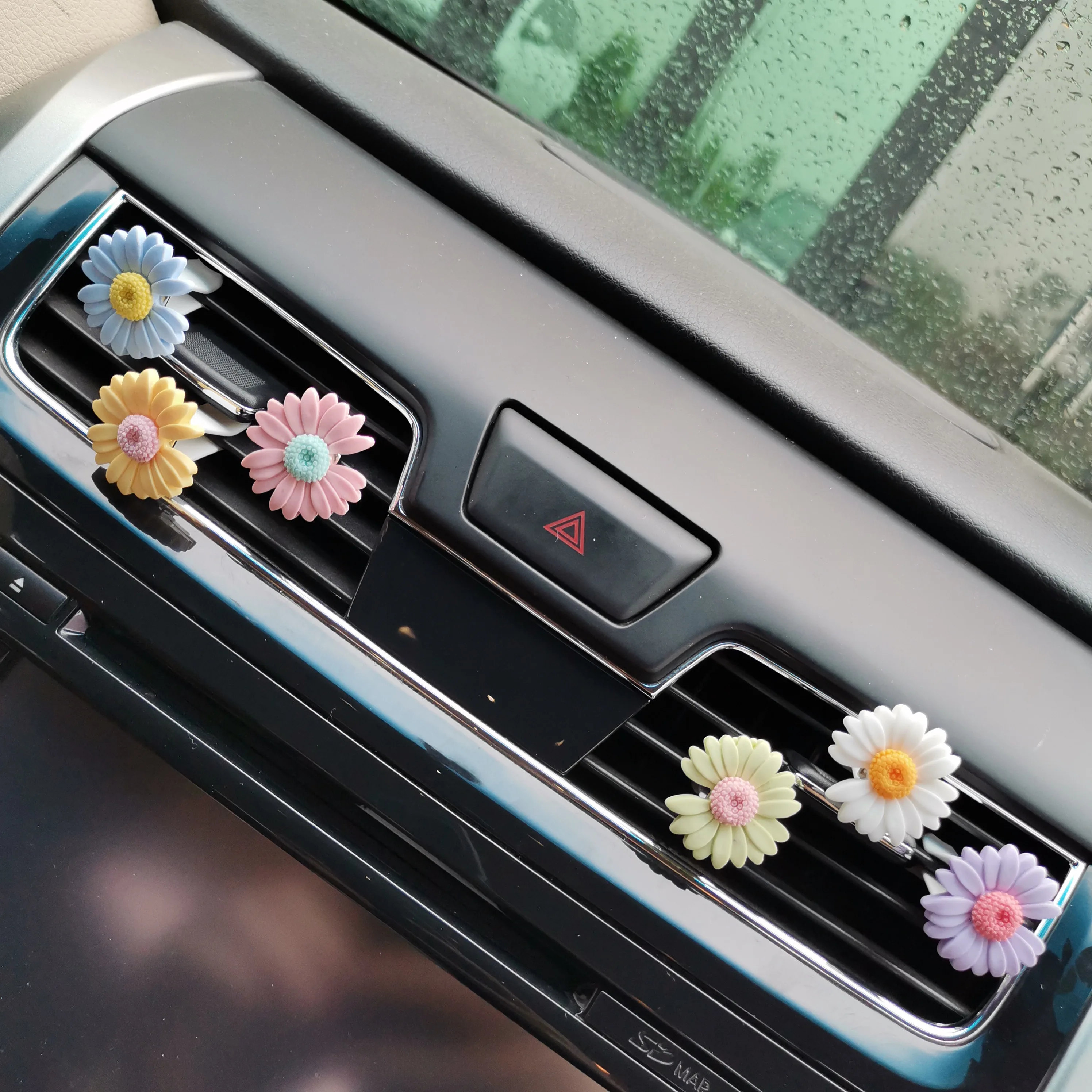 ����ǰ ũ������Ƽ�� �Ϳ��� �ڵ��� ��� Ŭ��, ������ ���� ���ⱸ ��� ���׸��� ��ǰ, �ڵ��� �׼����� ��ǰ, ���� ����