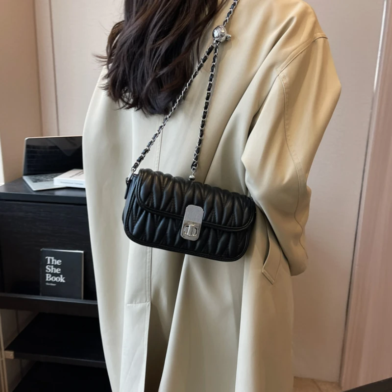 

Корейская модная сумка для женщин, новинка 2023, маленькая квадратная сумка через плечо с цепочкой, подходящая ко всему дамская сумочка, женские сумки