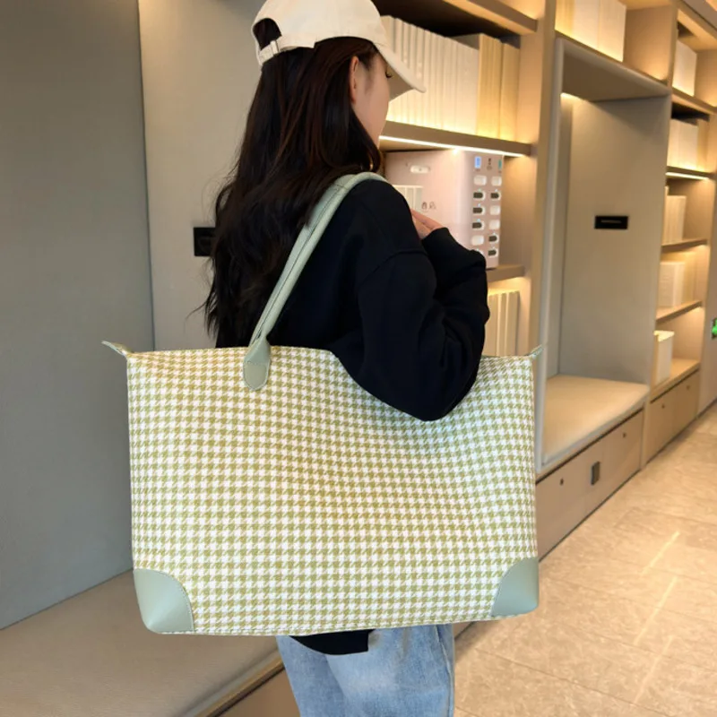 Large Capacity Travel Luggage Bag Accommodation Fitness Storage Portable for Boarding Business Trips Men's Women's Universal