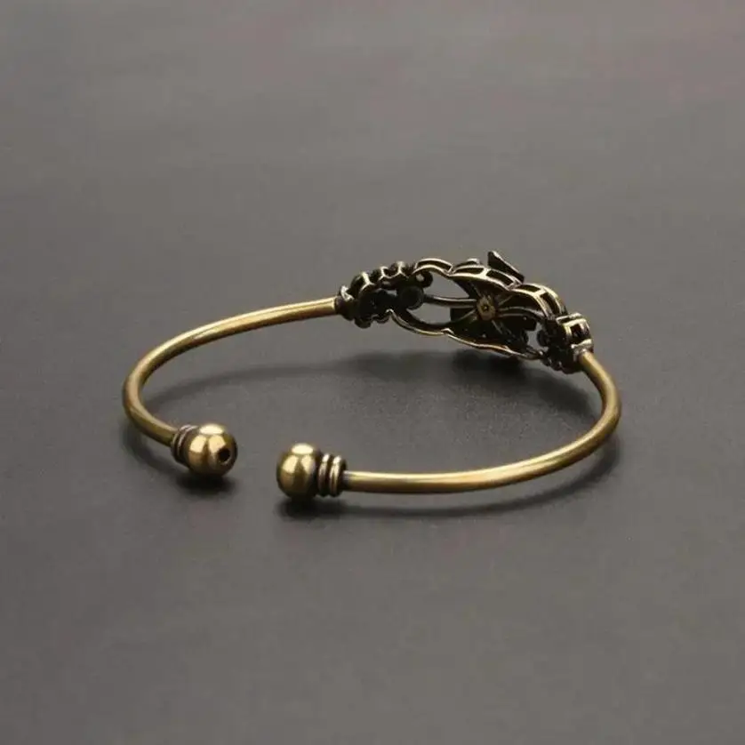 1 Pcs Creative Simple Gifts Retro Brass Flower Pattern Princess Bangle Classic Pure Copper Open Bracelet Ancient Wristband Gift