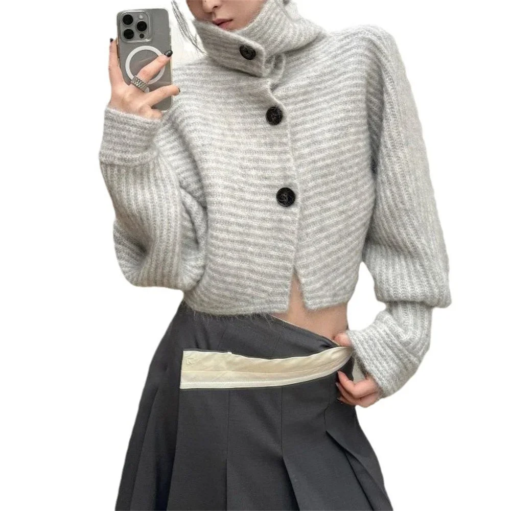 Pull à col roulé rayé gris pour femme, cardigan vintage, haut à manches longues, bouton en tricot, mode coréenne, automne, 2025 1 Pull à col roulé rayé gris pour femme, cardigan vintage, haut à manches longues, bouton en tricot, mode coréenne, automne, 2025 1
