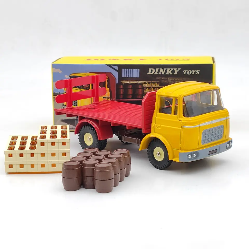 Camion Dinky Toys 588 Berliet GAK Brasseur - 1/43 Avec Boîte D'origine