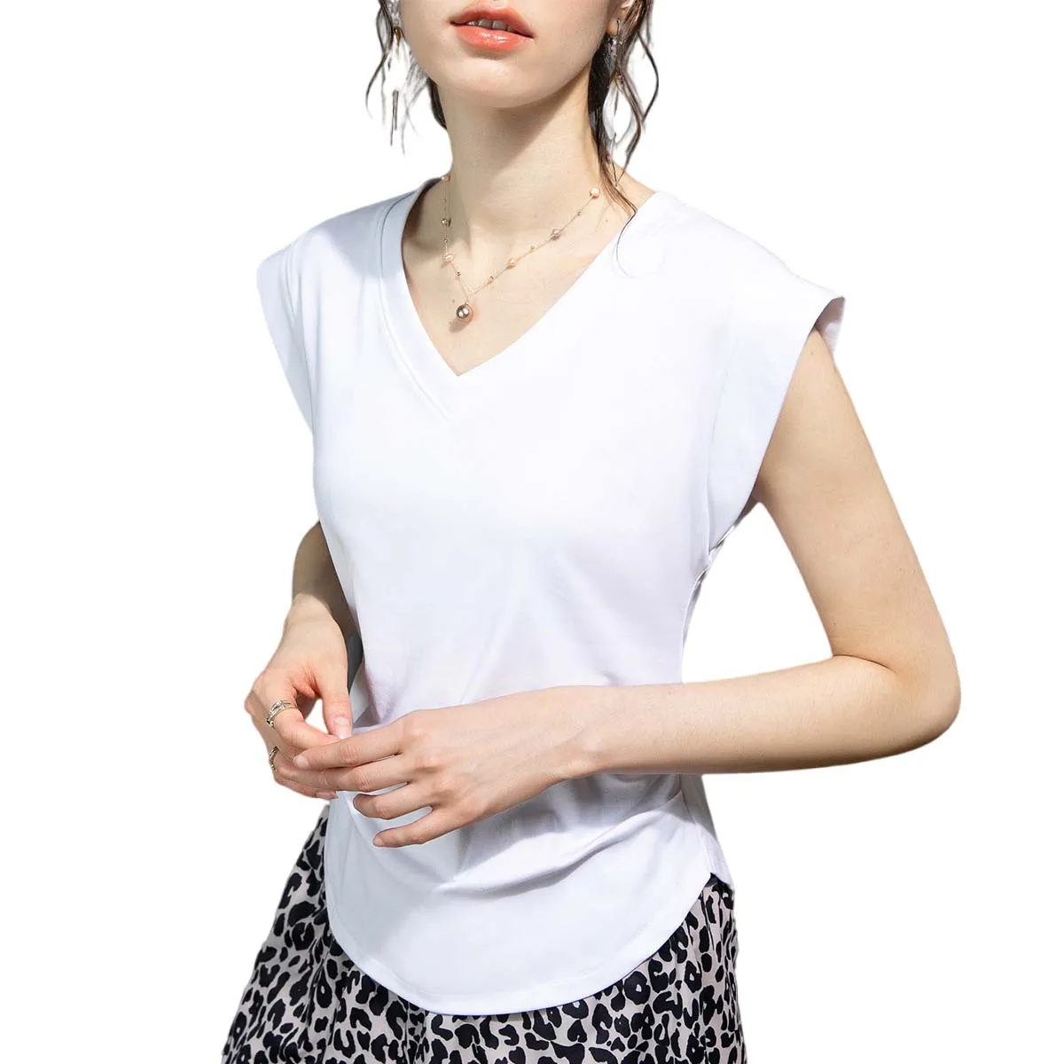 

Women Soft Cotton T-shirt V-NECK Solid color Lady Tees Short Sleeve Summer Women's clothing All match Female T-shirts