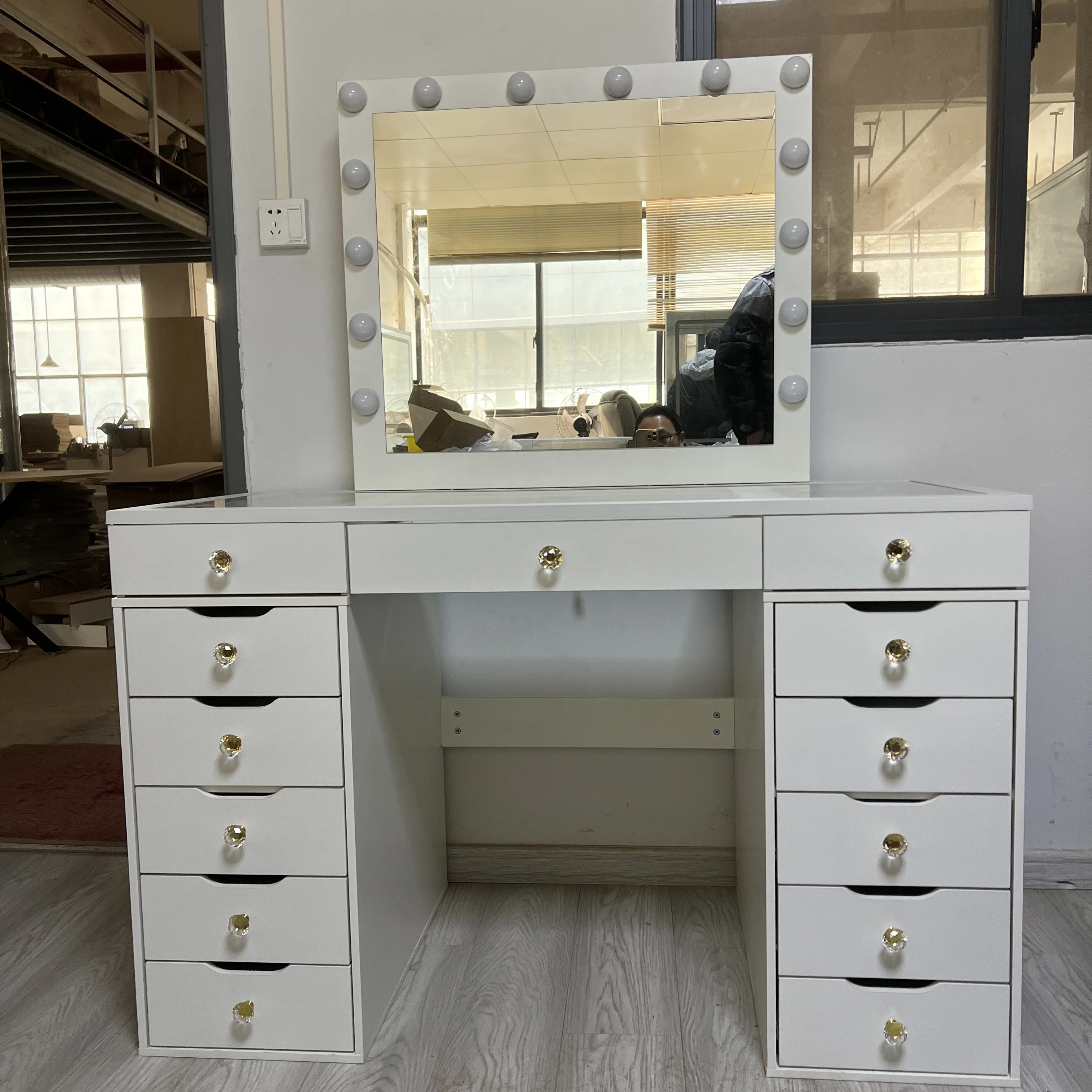 chinese dress ladies 5 Drawers Minimalist Dressing Table with Circle Backlit Mirror  High QLO