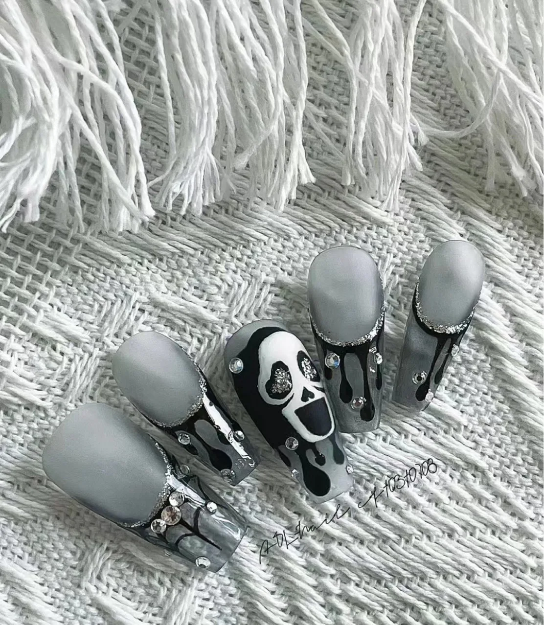 

10Pcs Pure hand-painted Halloween Sweet Cool Skeleton Press On Nails Dark Styles Fake Nails Artificial Manicure False Nails