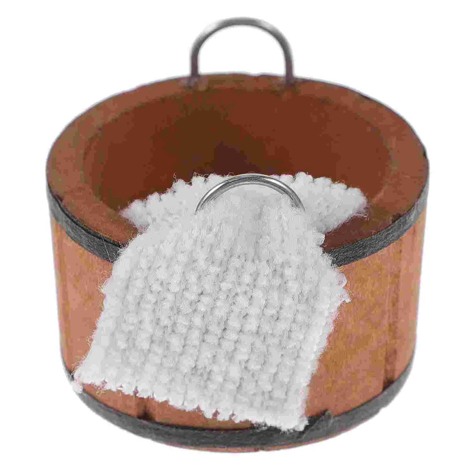 

1 set of Mini House Wooden Bathtub with Towel House Bathroom Decor Accessory