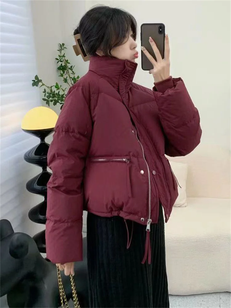 Рисунок 3 - Женская короткая куртка с воротником-стойкой