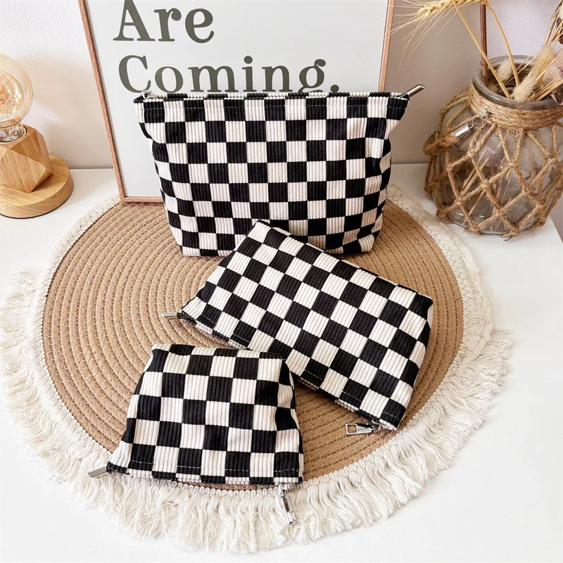 Ladies' Makeup Bags Japanese Harajuku Plaid Simple Fashionable Cosmetic Bags Portable Travel Large Capacity Storage Bag For Girl 2