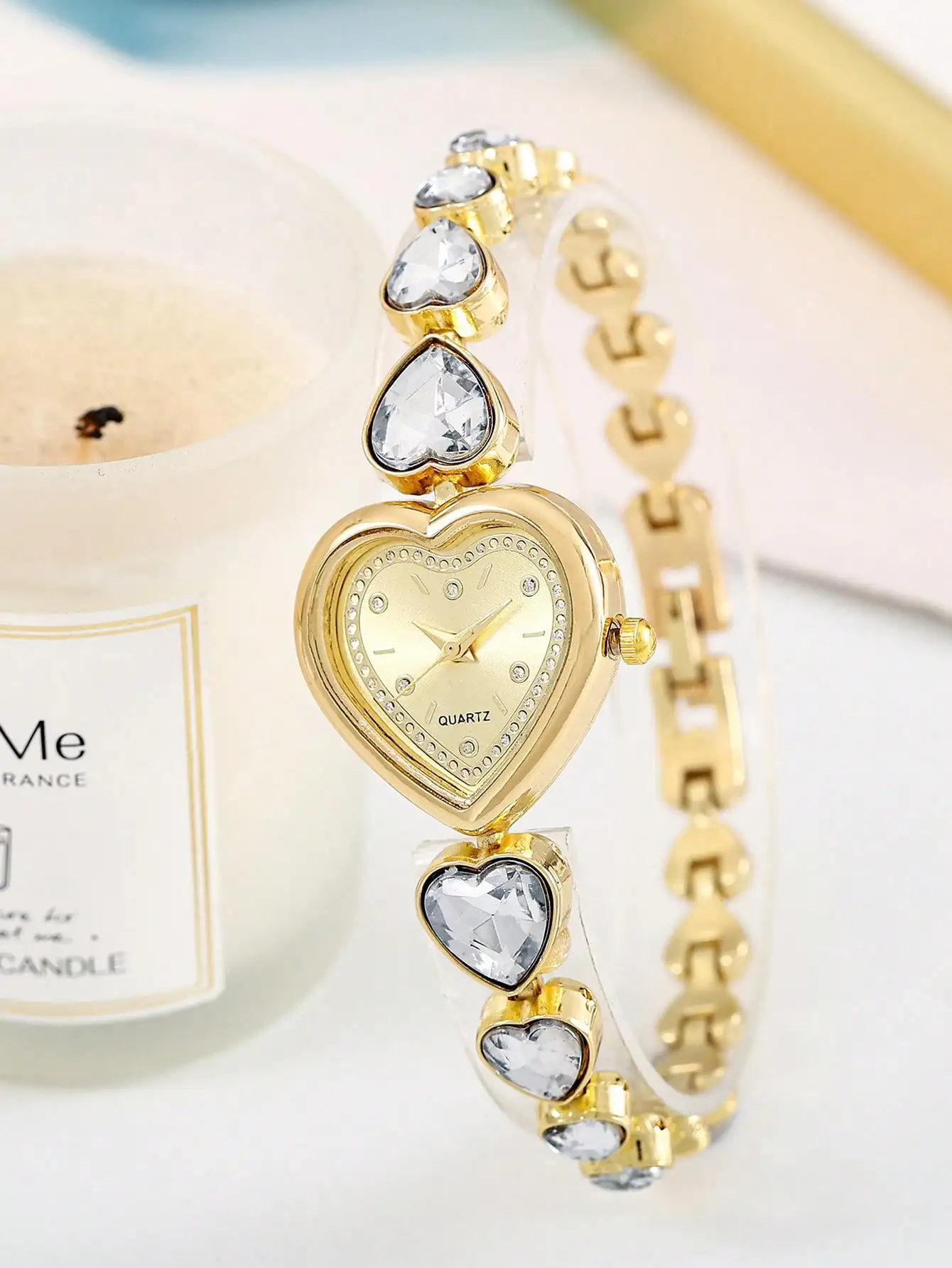 Ladies' Fashion And Exquisite Heart-Shaped Dial Quartz Watch for Women（Without Box）