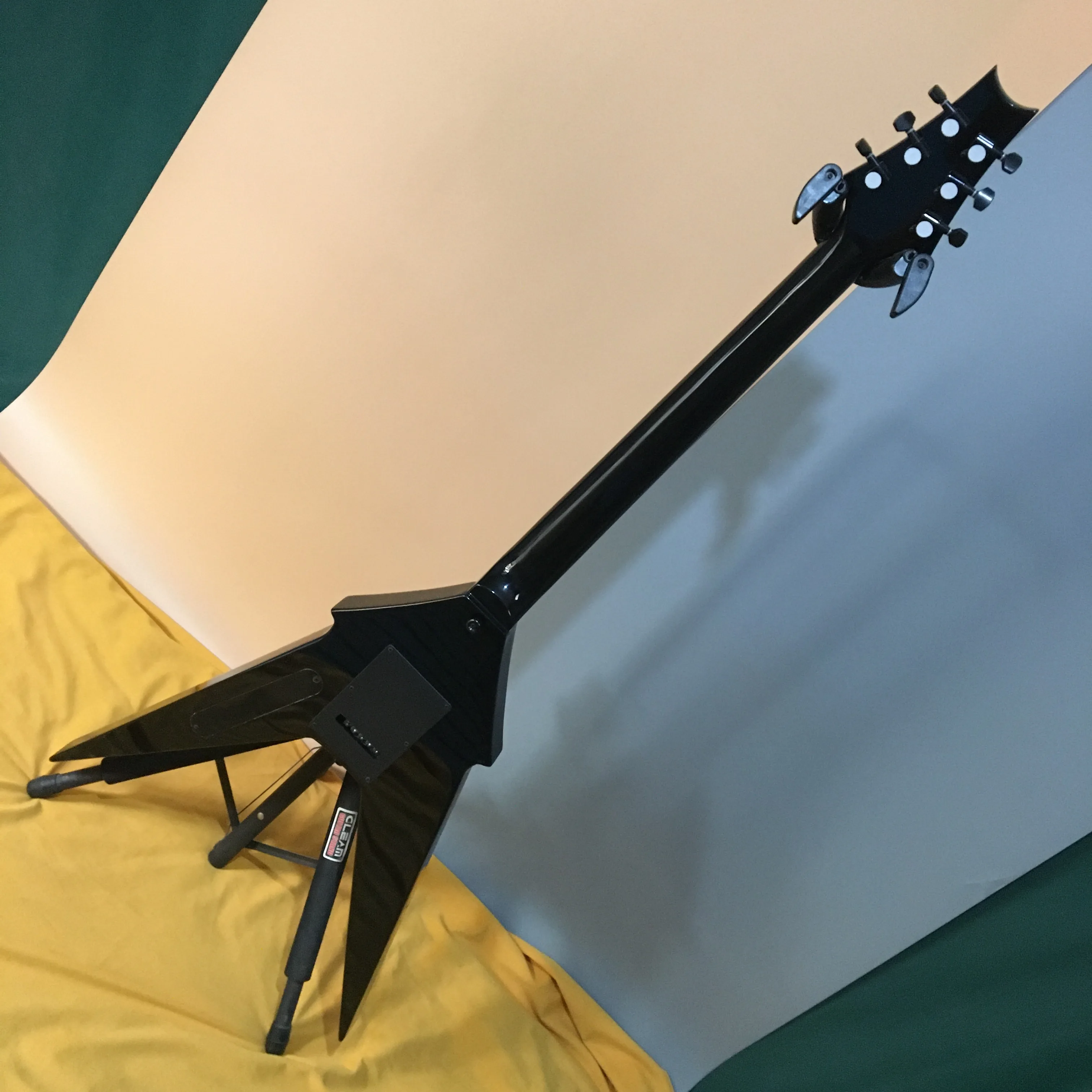 Pumpkin factory V Electric Guitar Gray Color 6strings Good Hardware