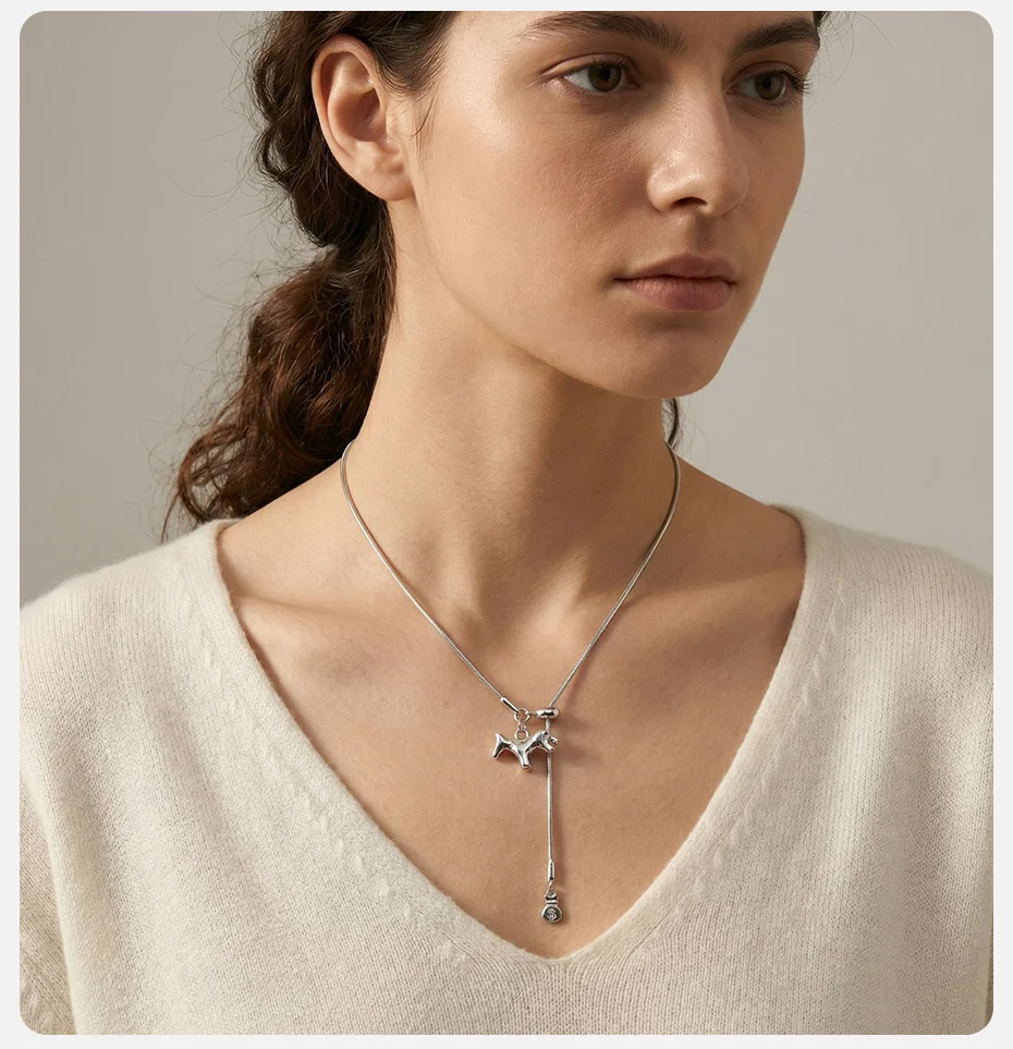 Vnox Kupfer Niedliche Pony-Halskette mit Fransen für Damen, Glücksbringer-Accessoire, Geschenk für Freunde – Detail 3