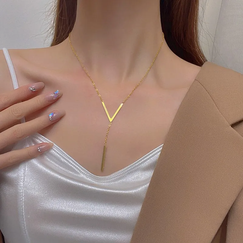 YAZILIND Coin Shape Tassel Pendant Necklace - Chunky Retro Collar Chain For Women