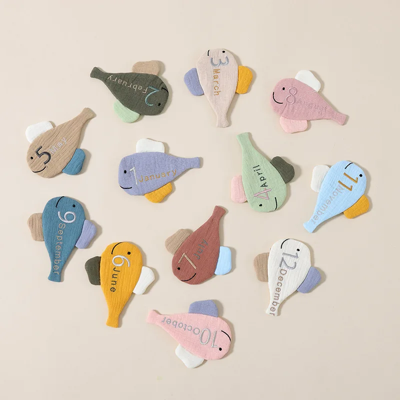 1pc New Cotton Baby First Year Growth Record Milestone Cards Stuffed Fish Doll Embroidery Numbers Baby Monthly Photography Props