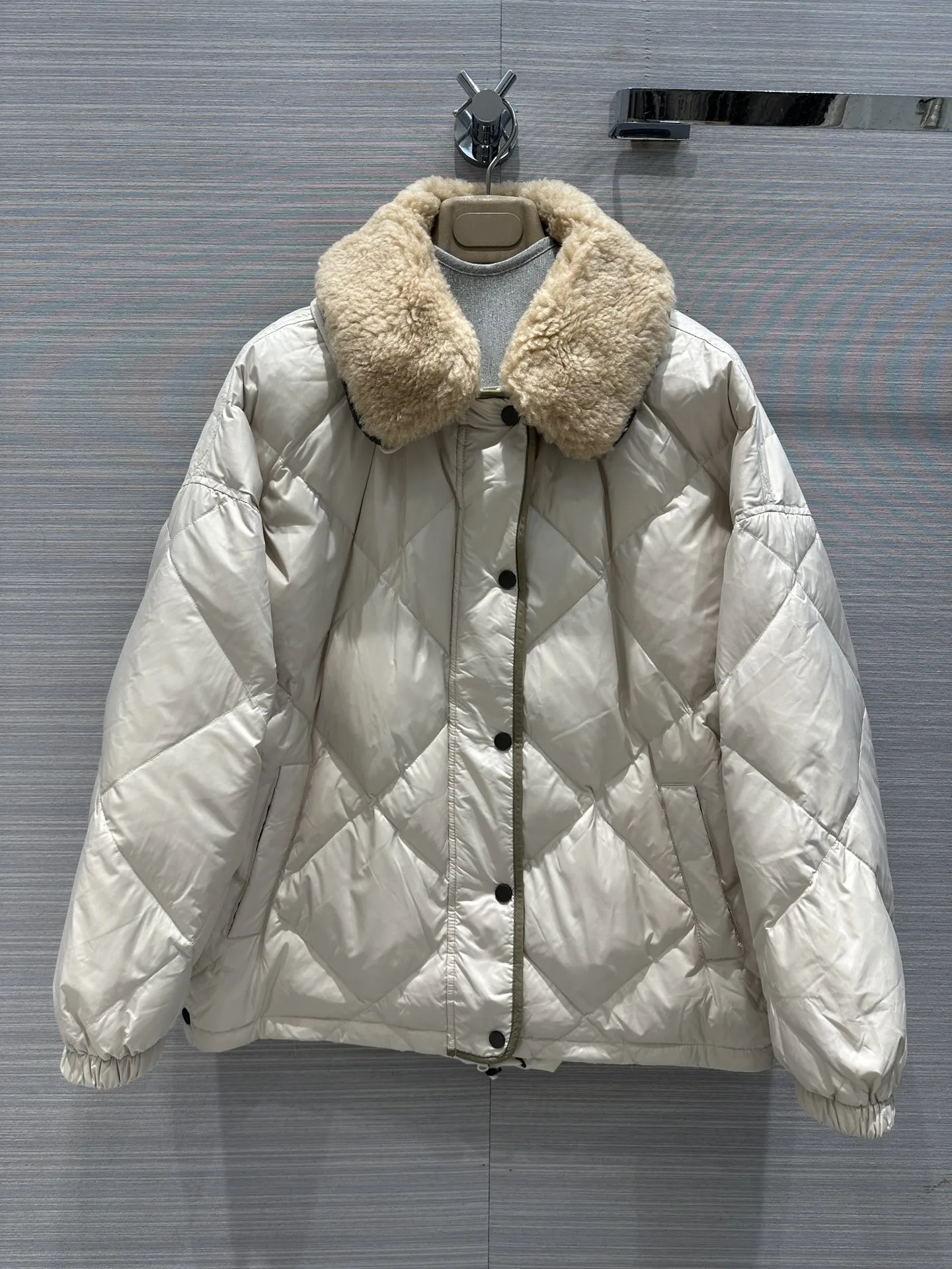 

Women's Clothing Lamb fur collar bread down jacket Winter New 170