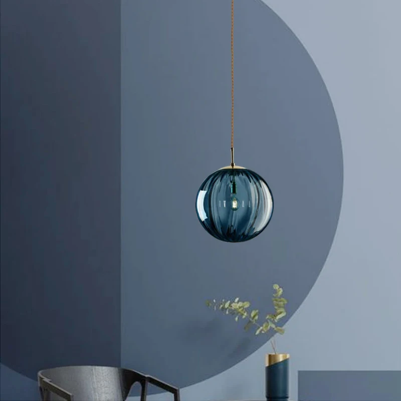 Lampe de chevet en bois, lin et rotin, au design nordique et moderne –  Luminaire chic : Luminaires et Suspensions haut de gamme