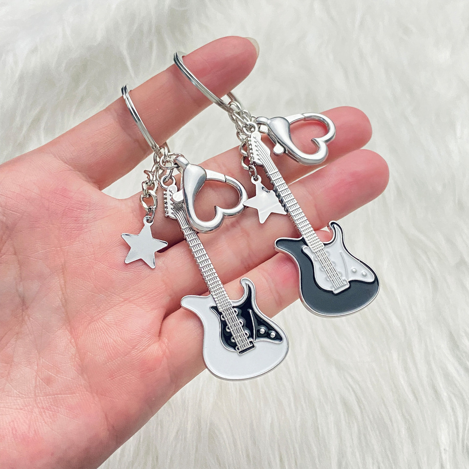 Y2k Star Guitar Key Chain Sweet Heart Keychain Black White Punk Trendy Pendant For Men Women Fashion Vintage Accessories Gifts