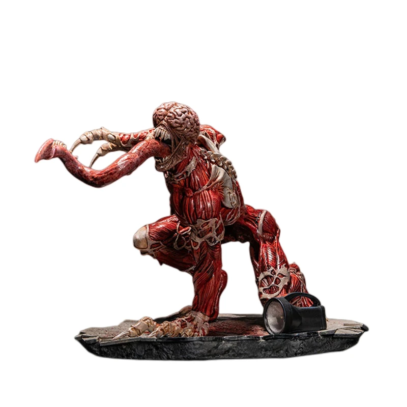 

Экшн-фигурка из фильма «Деревня зла», см