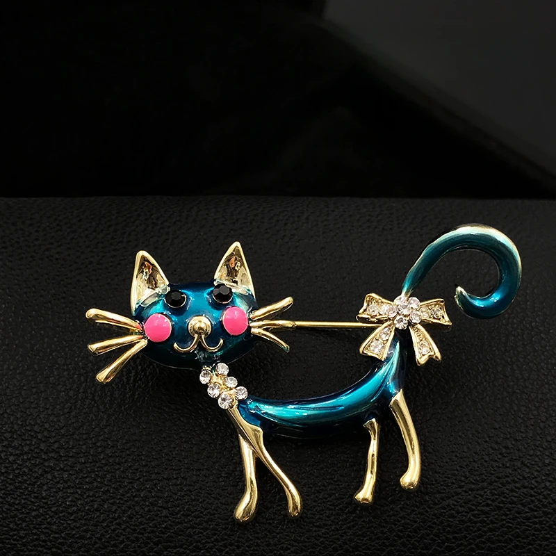Exquisite Cute Kitty Brooch Women Fashion Cat Enamel Pin Cardigan Decorative Corsage Niche Design Suit Accessories Jewelry 5670