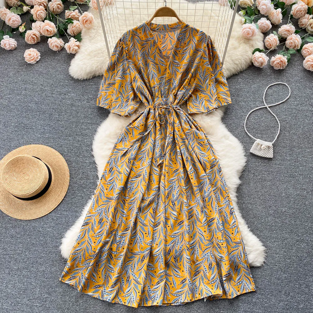 

2022 Summer Women's V-neck Light Luxury Dress Waist Slim All-match Holiday Style Dress Long Dress