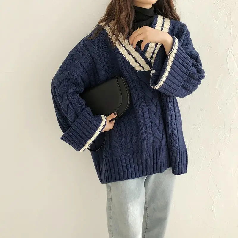 

2023 Autumn Winter Fashion Women Sweater Stripe V-Neck Retro Batw Sleeve Knit Sweater Casual Loose Preppy Style Pullover Sweater
