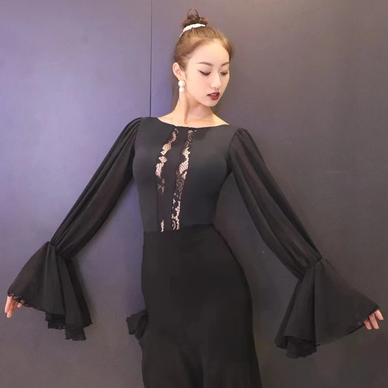 [보보쇼즈] 댄싱 플라워 라운지웨어 세트 B324LC027