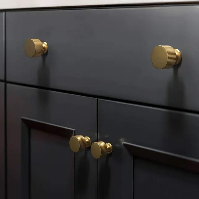 Perillas de gabinete de latón retro, elegantes tiradores acanalados para cajones, tocador, tiradores de gabinete de metal dorado moderno para el hogar 2
