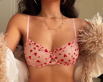 rose-soutien-gorge-uniquement