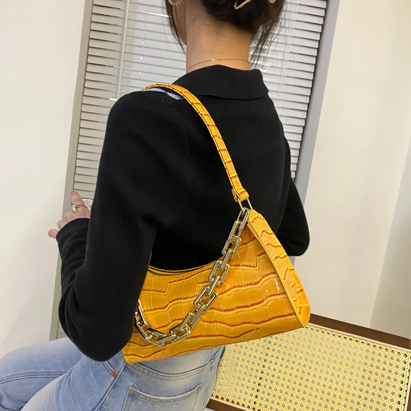 

Crocodile Pattern Zipper Handbags New Fashion Texture Embossed Lacquer Shoulder Bag Simple and Small Square Bags for Women 2024