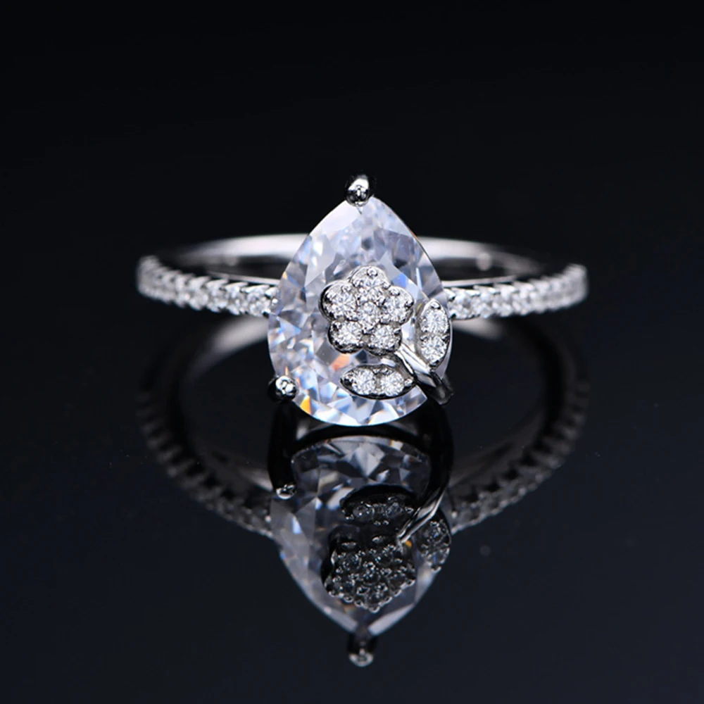 

Кольцо женское из серебра 925 пробы с цветком и бриллиантами в форме капли воды