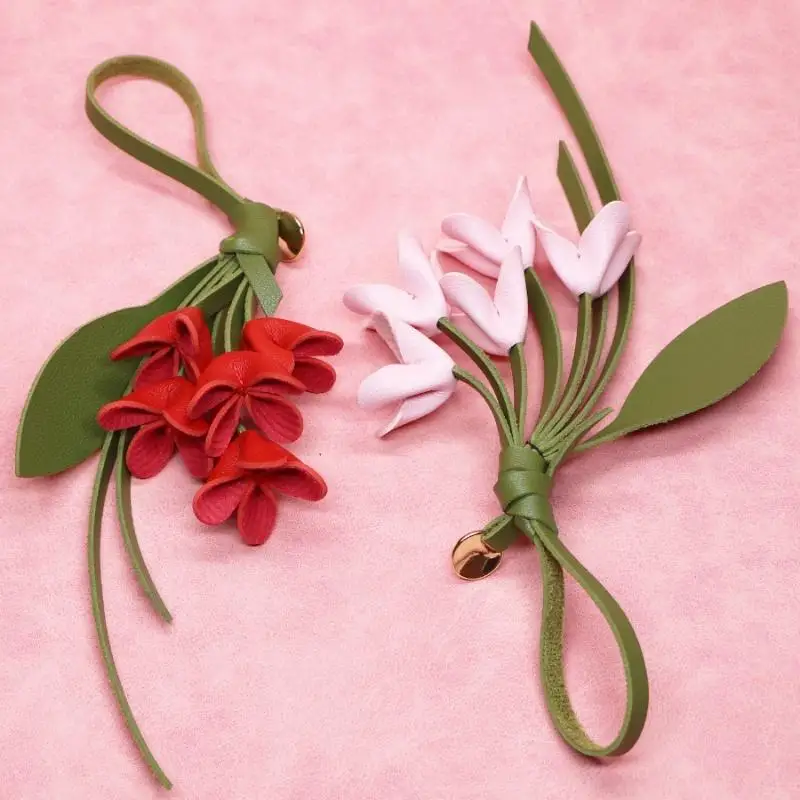 1Pcs Fashion PU Leather Simulation Osmanthus Keychain Bag Pendant Decoration Artificial Flower Backpack Hanging Ornaments Gifts