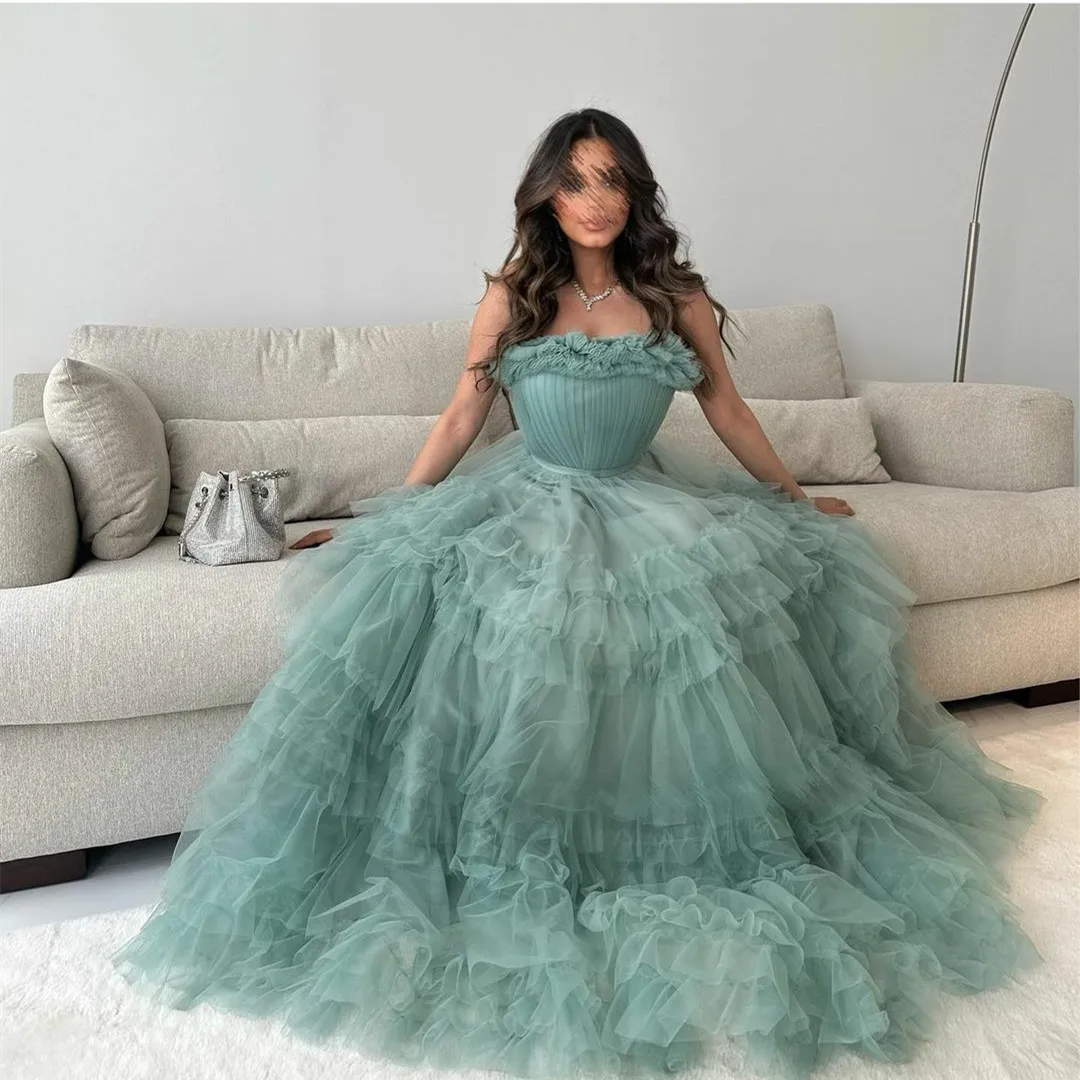 

Vintage Long Green Tulle Tiered Evening Dresses A-Line Strapless Pleated Sweep Train Formal Prom Dress for Women