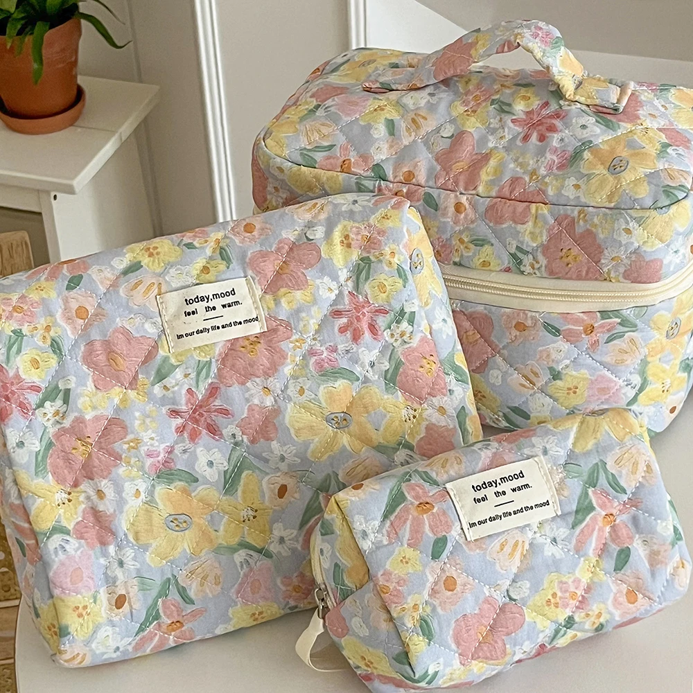 Großhandel Vintage Blume Frauen Handtasche geste ppte Tasche tragbare kosmetische Make-up Reise Oraginzer Reiß verschluss Taschen Mini-Tasche