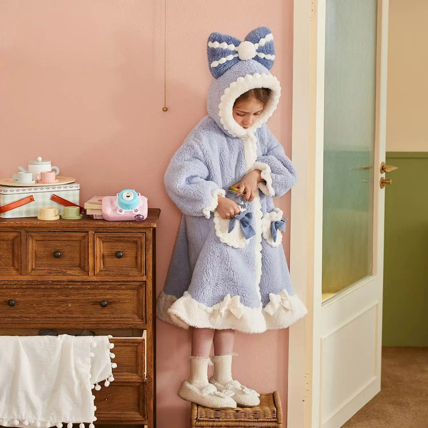 Girls Flannel Pajamas Autumn Winter Robes for Kids Thick Fleece Nightgowns for Children Teenager Bath Towel Kids Clothes