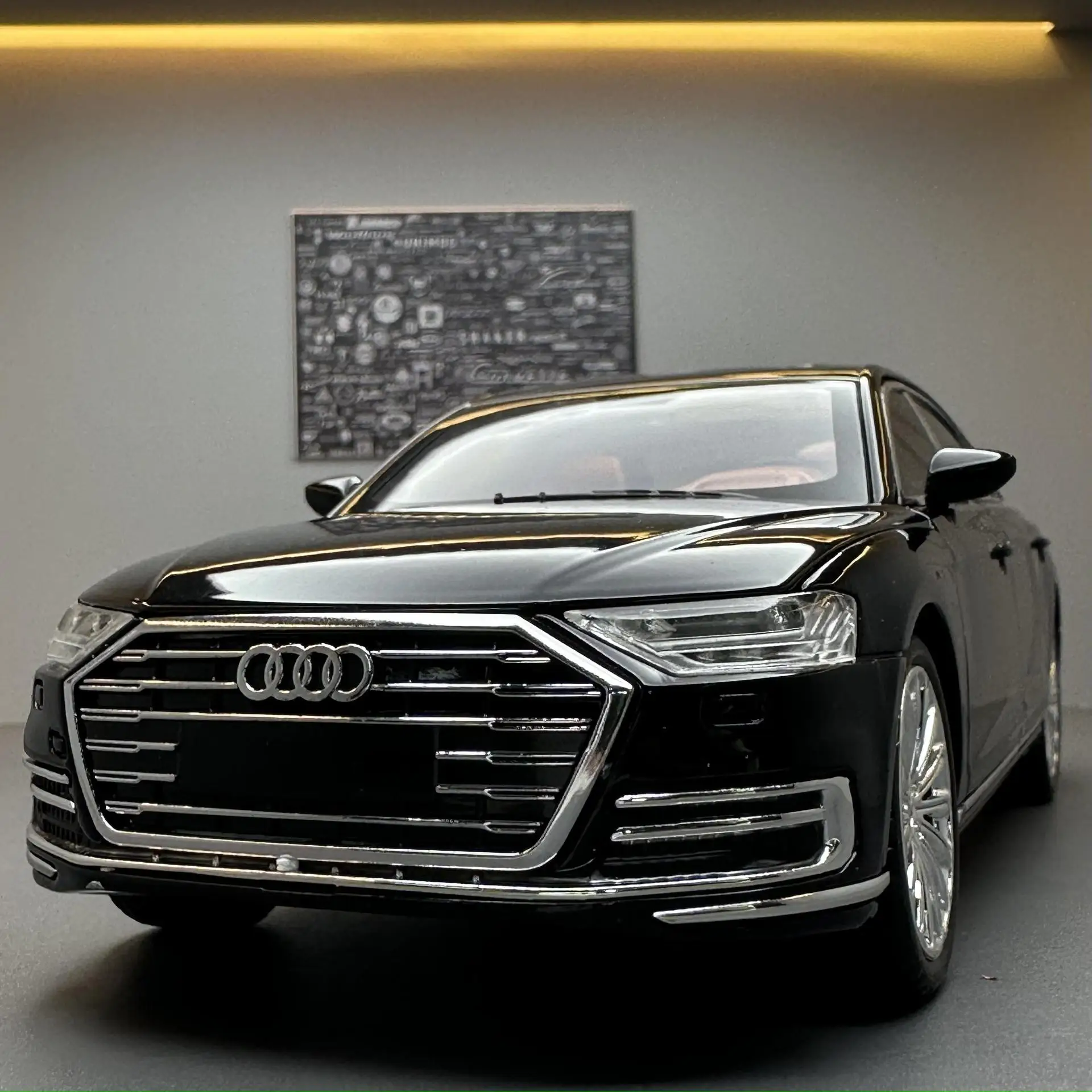 1/24 アウディA8 ミニカー Audi A8 セダン 黒 新品｜Yahoo