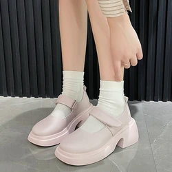 White retro thick soled small leather shoes with a skirt for external wear, 2024 new Mary Jane shallow mouth single shoes