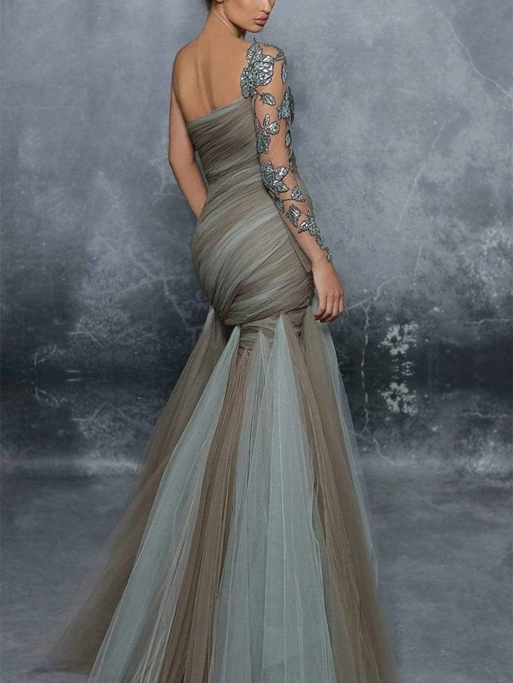 Рисунок 4 - Очаровательные вечерние платья на одно плечо 2024