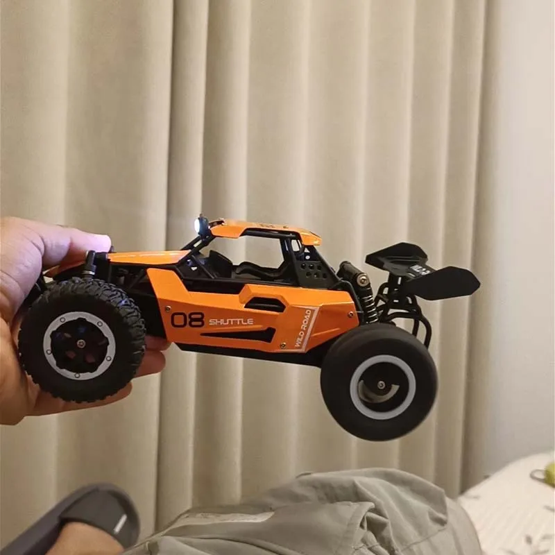 Voiture RC 1:16 2.4G Haute Vitesse Drift Tout-Terrain Alliage