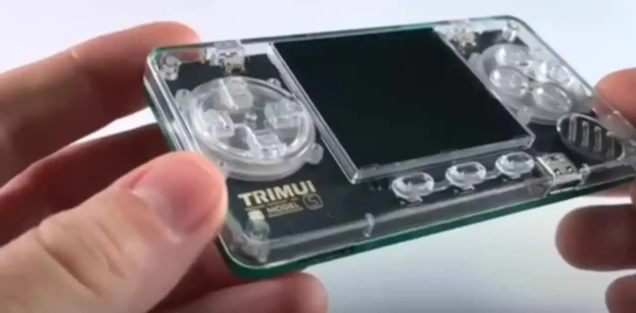 TRIMUI Model S レトロハンドヘルドゲーム機 2.0インチIPSミニ