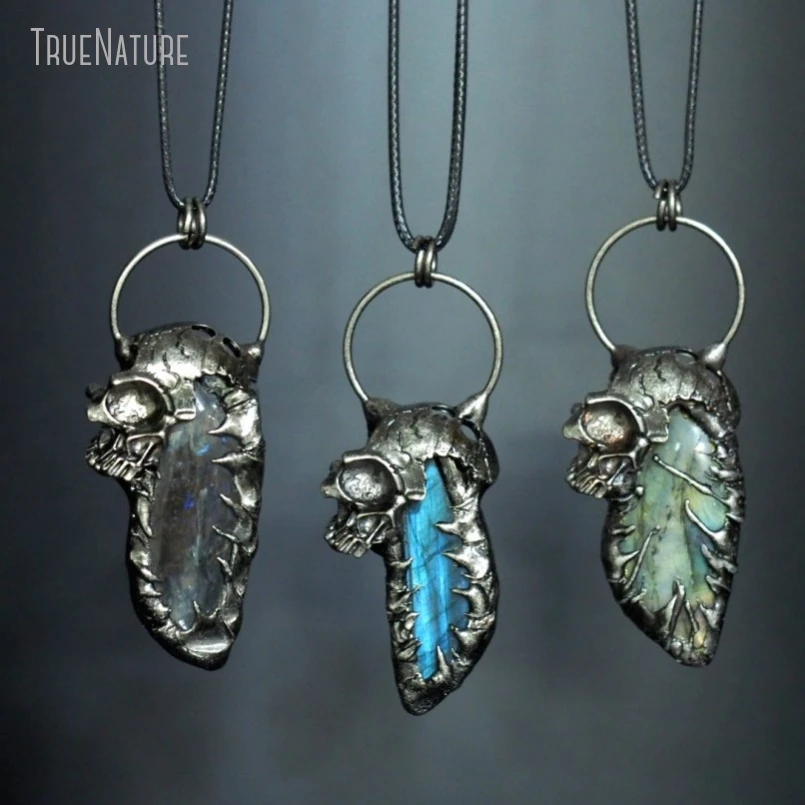 

5Pcs Wholesale Soldered Free Form Vintage Handmade Jewelry Antique Silver Color Tin Leather Rope Labradorite Necklace NM48550