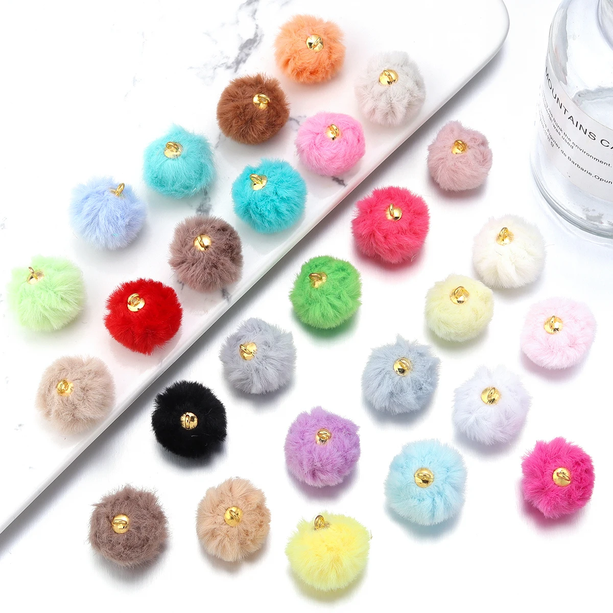 20 stücke Plüsch Fell Bedeckt Ball Perlen Charms Nachahmung Kaninchen Fell Pompon Anhänger Für Schmuck Machen DIY Halskette Armbänder Ohrringe – Detail 5