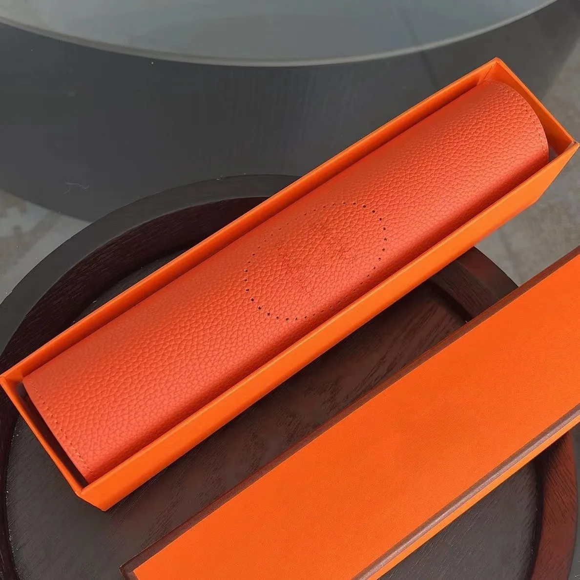 

European simple high-end jewelry cosmetics imported leather tray desktop sundries storage box gift box.